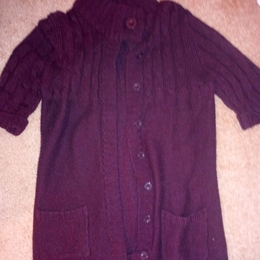 Short sleeve sweater